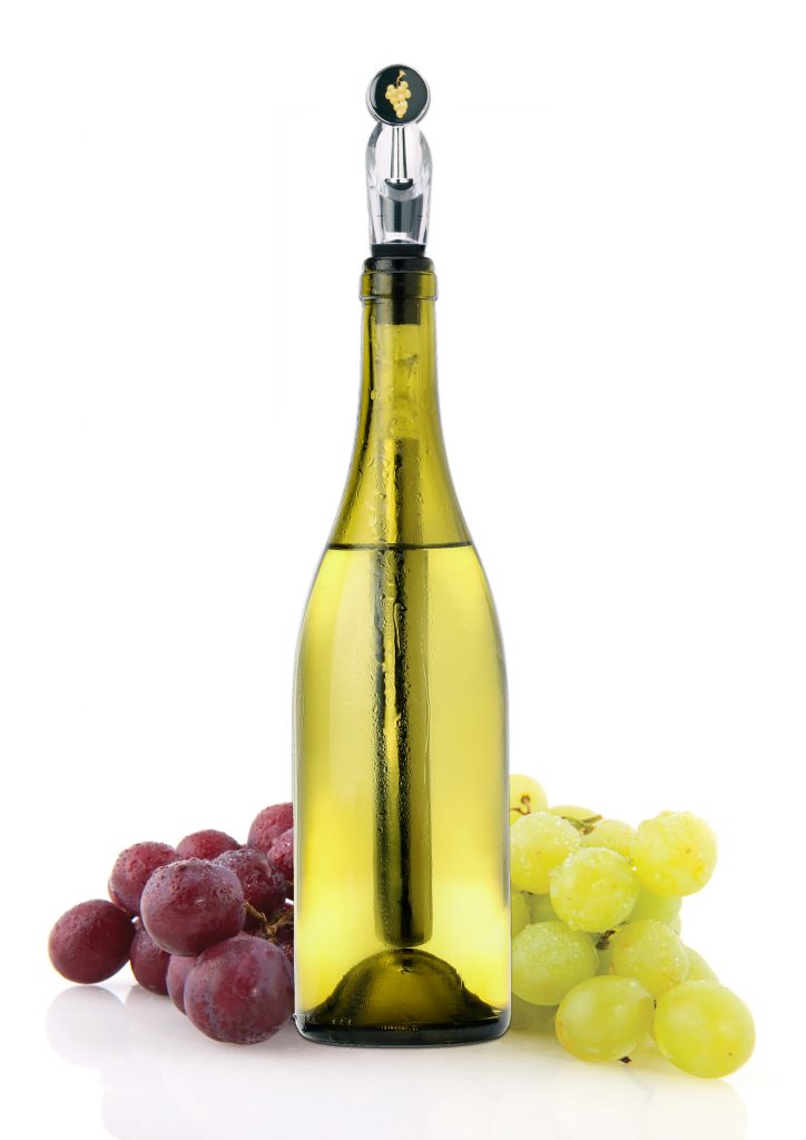 WINECHILL bottle with grapes