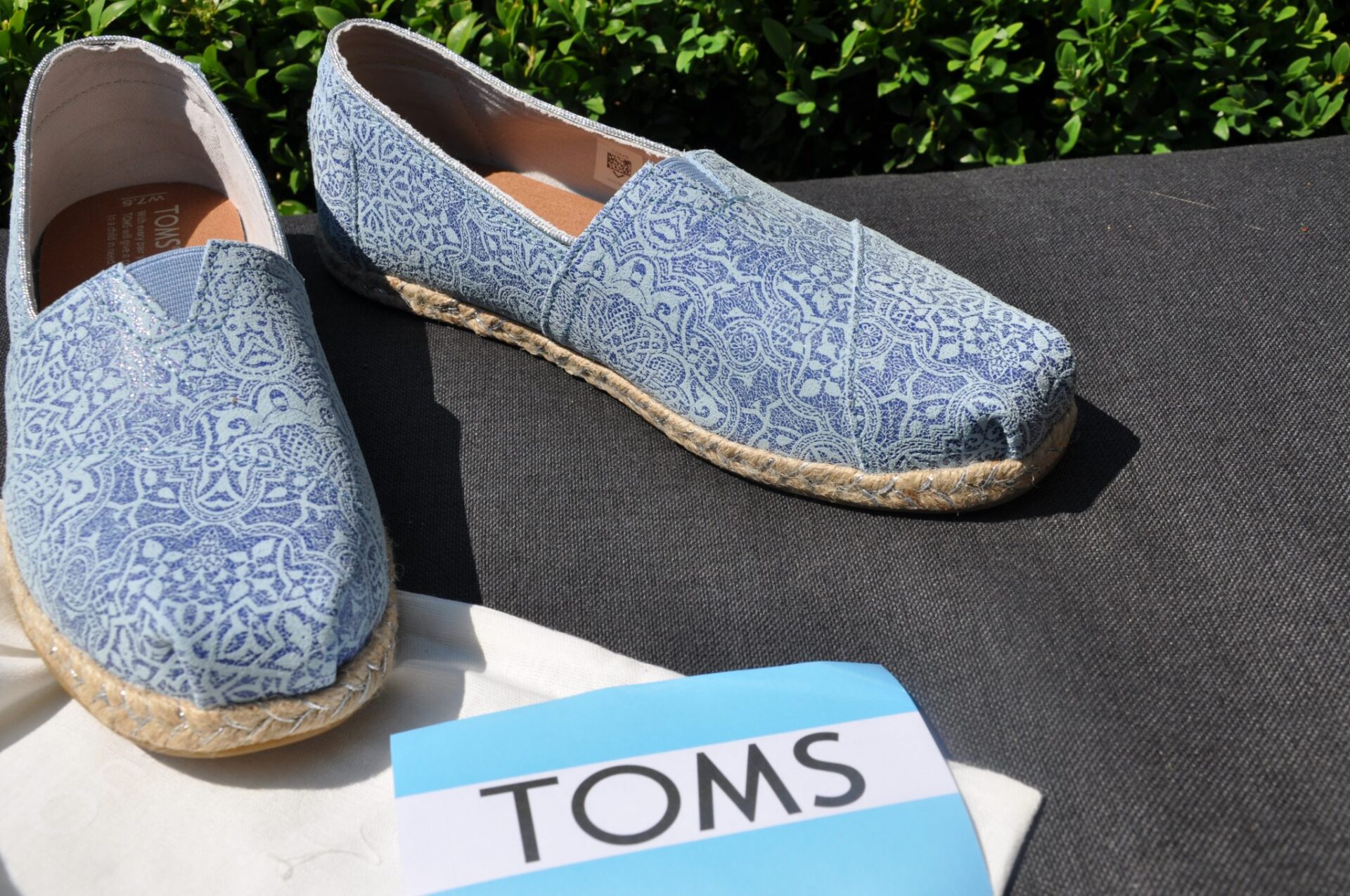 Het is de bedoeling dat Neem de telefoon op zo Shoes of the day voor mama: TOMS ⋆ Marstyle