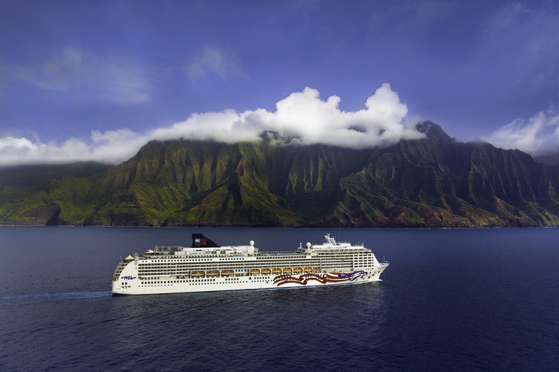 CL Cruise Line, Pride of America, Na Pali Coast, Kauai, Hawaii